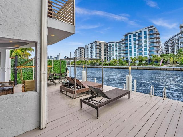 Продажа дома по адресу 1044 NW N River - фото 6138491