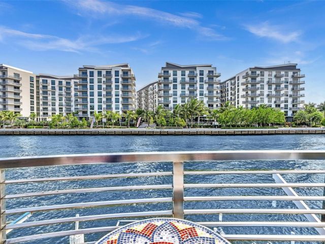 Продажа дома по адресу 1044 NW N River - фото 6138496