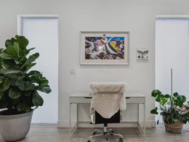 Дом в аренду по адресу 3575 SW 23rd St 3575 - фото 7345286