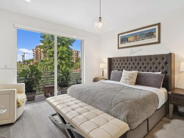 Дом в аренду по адресу 3575 SW 23rd St 3575 - фото 7345291