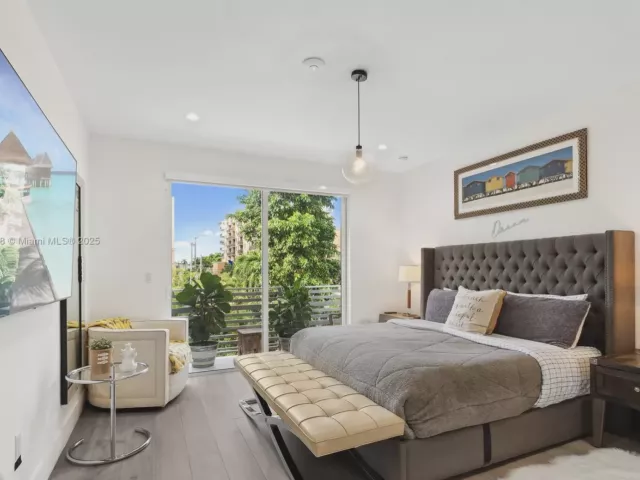 Дом в аренду по адресу 3575 SW 23rd St 3575 - фото 7345281