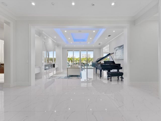 Продажа дома по адресу 7212 NE 8th Drive - фото 5941139