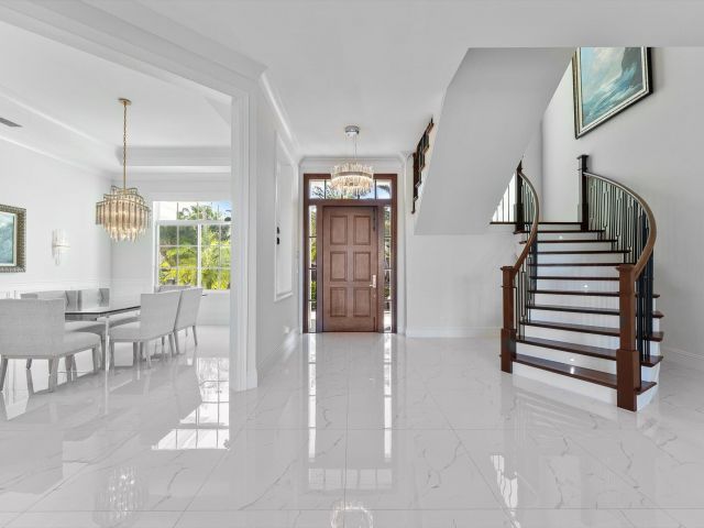 Продажа дома по адресу 7212 NE 8th Drive - фото 5941140