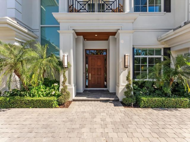 Продажа дома по адресу 7212 NE 8th Drive - фото 5941141