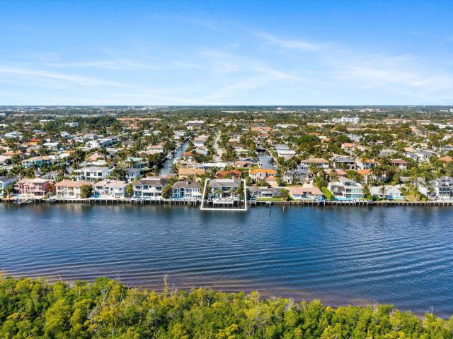 Продажа дома по адресу 7212 NE 8th Drive - фото 5941144