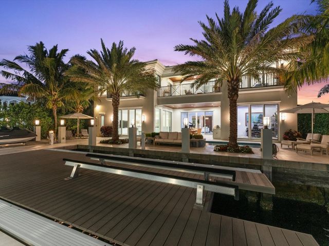 Продажа дома по адресу 7212 NE 8th Drive - фото 5941151