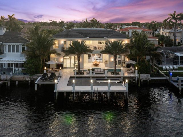 Продажа дома по адресу 7212 NE 8th Drive - фото 5941152