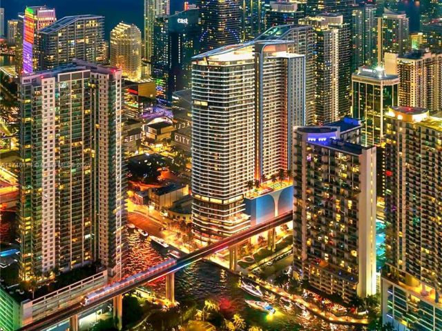 Продажа дома по адресу 3015 SW 24th Ter - фото 5831502