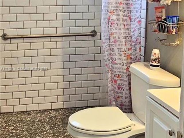 Продажа дома по адресу 3015 SW 24th Ter - фото 5831504