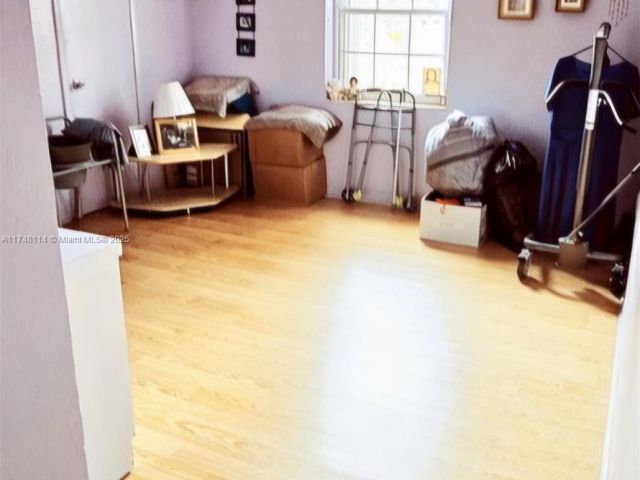 Продажа дома по адресу 3015 SW 24th Ter - фото 5831510