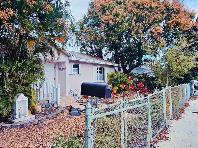 Продажа дома по адресу 3015 SW 24th Ter - фото 5831515