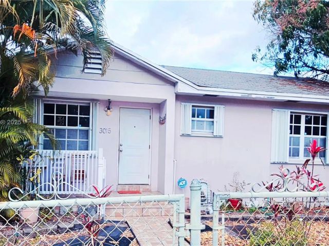 Продажа дома по адресу 3015 SW 24th Ter - фото 5831518