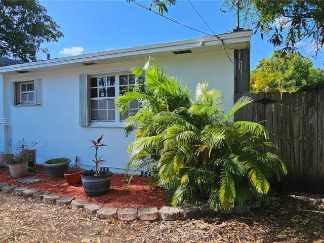 Продажа дома по адресу 3015 SW 24th Ter - фото 5919155