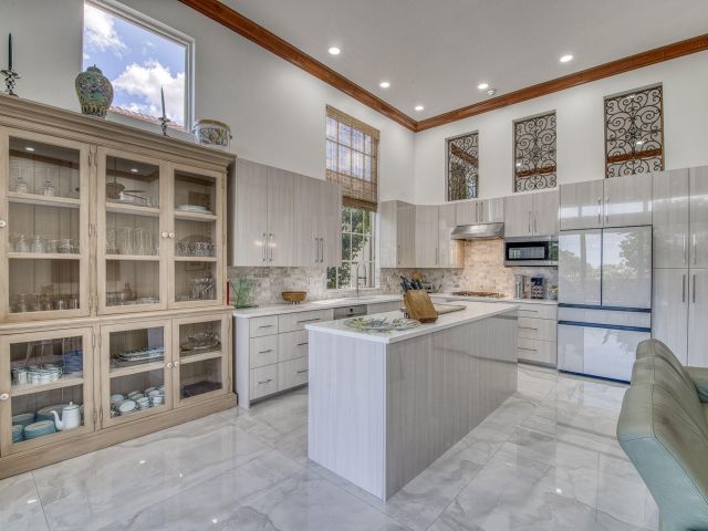 Продажа дома по адресу 7976 Via Villagio - фото 6538176