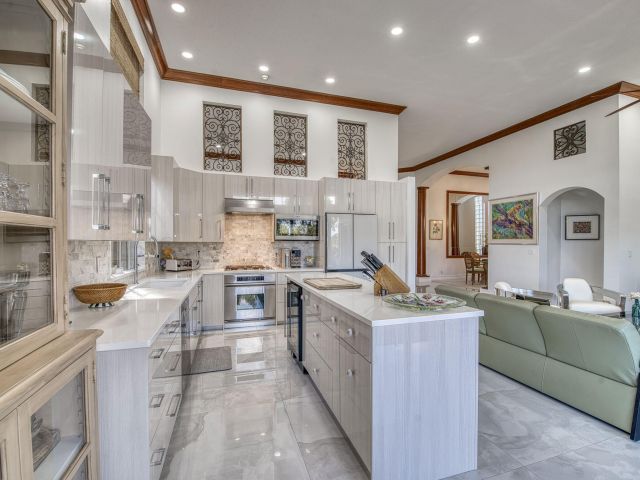 Продажа дома по адресу 7976 Via Villagio - фото 6538177