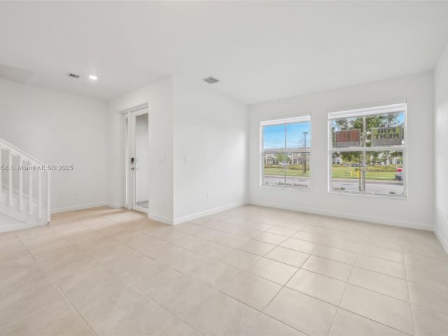 Продажа дома по адресу 26447 SW 148th Ave . - фото 5704212