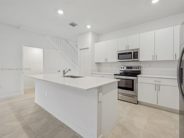 Продажа дома по адресу 26447 SW 148th Ave . - фото 5704215