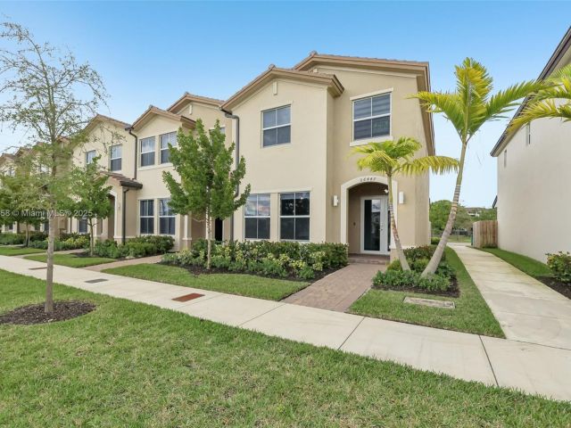 Продажа дома по адресу 26447 SW 148th Ave . - фото 5704220