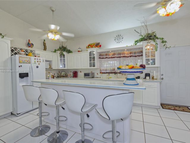 Продажа дома по адресу 10745 Westwood Lake Dr - фото 5781048