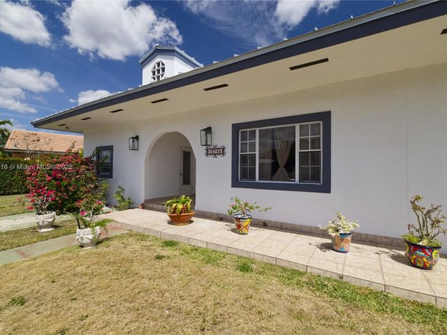 Продажа дома по адресу 10745 Westwood Lake Dr - фото 5781053