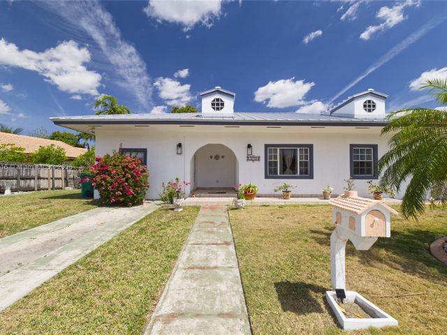 Продажа дома по адресу 10745 Westwood Lake Dr - фото 5781055