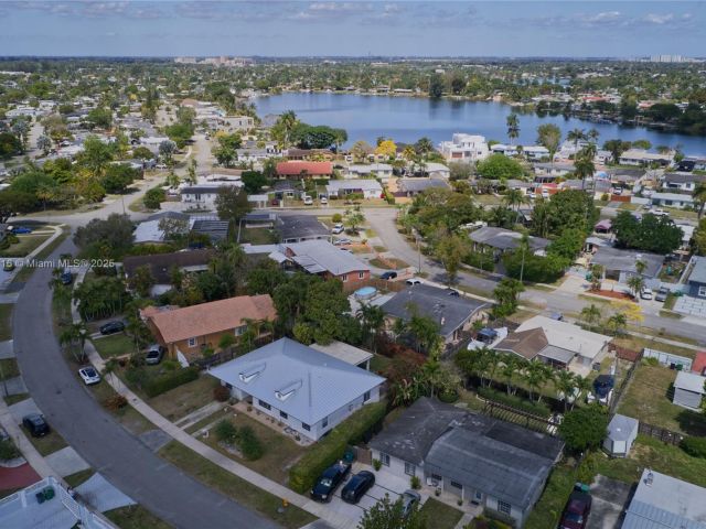 Продажа дома по адресу 10745 Westwood Lake Dr - фото 5781058