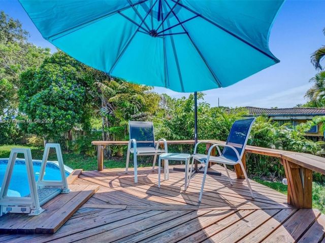 Продажа дома по адресу 110 SW 5th St - фото 5523207