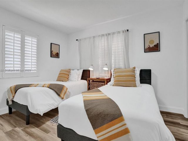 Продажа дома по адресу 110 SW 5th St - фото 5523209