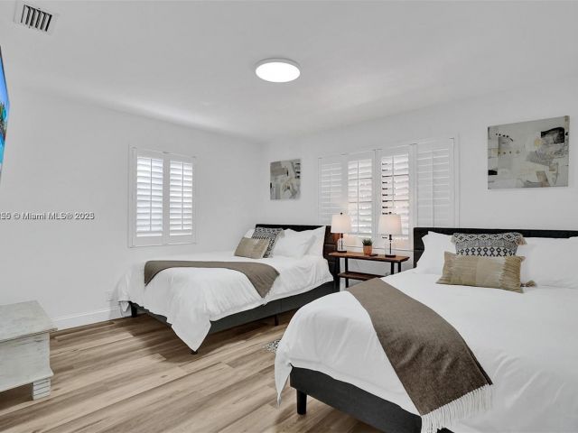 Продажа дома по адресу 110 SW 5th St - фото 5523210