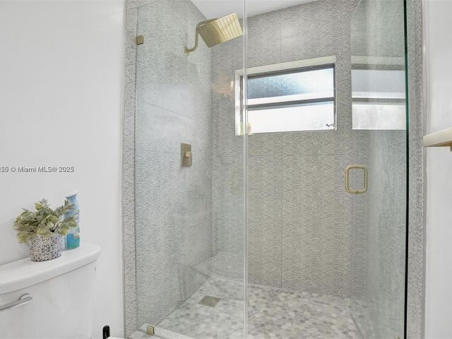 Продажа дома по адресу 110 SW 5th St - фото 5523211