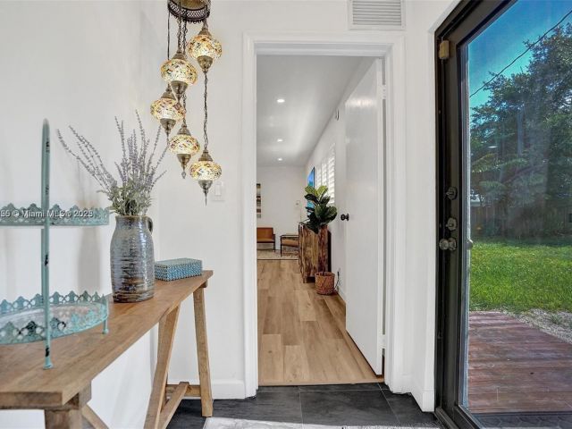 Продажа дома по адресу 110 SW 5th St - фото 5523212