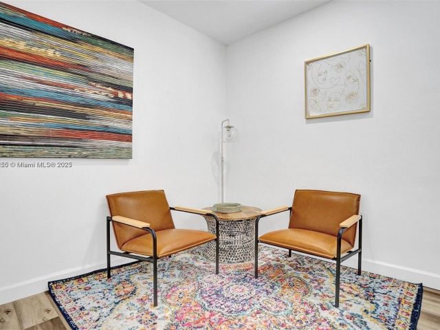 Продажа дома по адресу 110 SW 5th St - фото 5523213