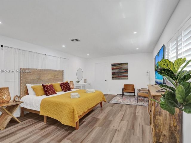 Продажа дома по адресу 110 SW 5th St - фото 5523214