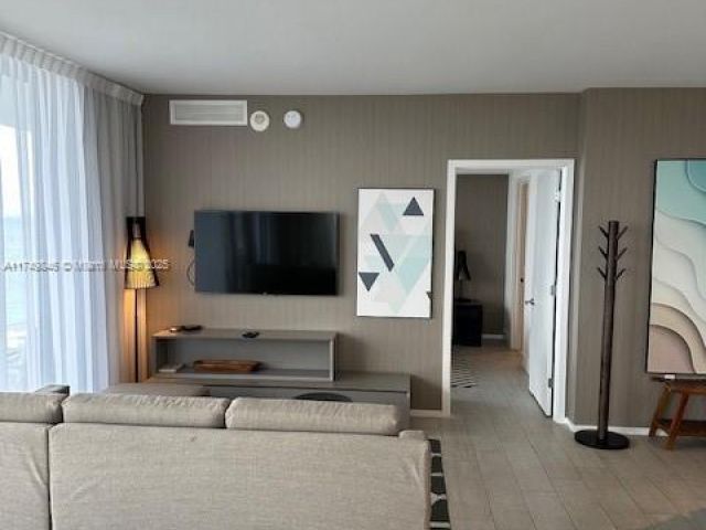 Продажа квартиры #R2702 - фото 5706085