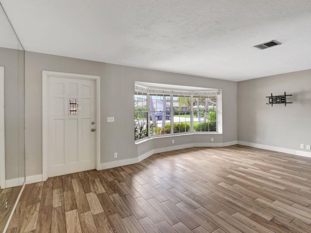 Продажа дома по адресу 625 Sunshine Drive - фото 5949589