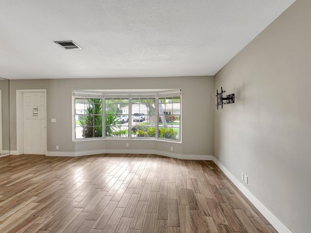 Продажа дома по адресу 625 Sunshine Drive - фото 5949594