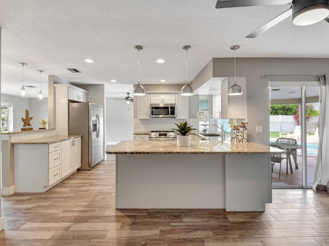 Продажа дома по адресу 625 Sunshine Drive - фото 5949595