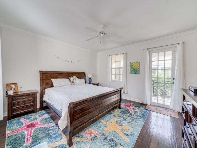 Дом в аренду по адресу 8335 NW 7th Terrace - фото 5715976