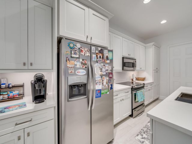 Дом в аренду по адресу 8335 NW 7th Terrace - фото 5715981