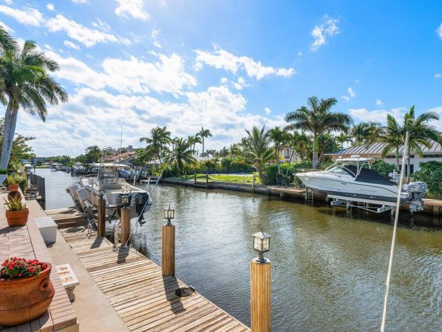 Продажа дома по адресу 946 Eve Street - фото 5880062