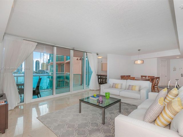 Продажа квартиры # - фото 5687070