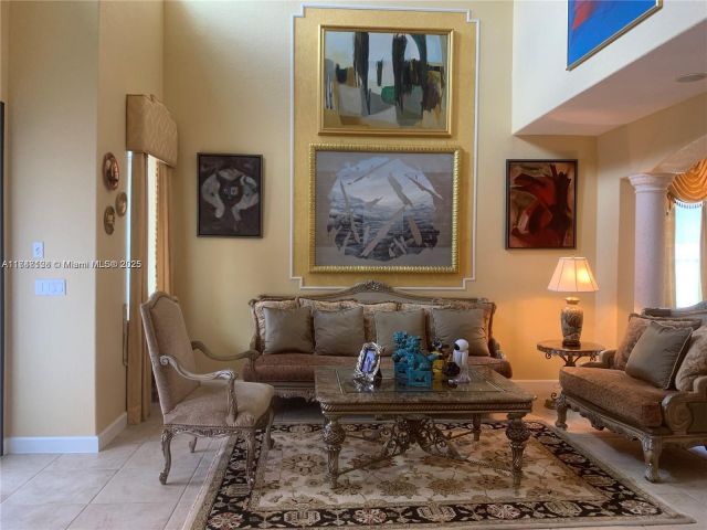 Продажа дома по адресу 1065 SW 150Th Pl - фото 6002870