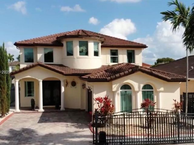 Продажа дома по адресу 1065 SW 150Th Pl - фото 6002882