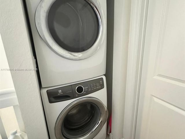 Продажа дома по адресу 23427 SW 127th Pl 23427 - фото 6179213