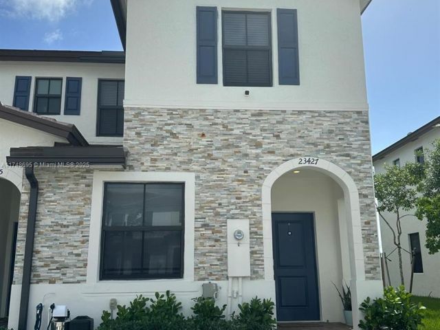 Продажа дома по адресу 23427 SW 127th Pl 23427 - фото 6179215