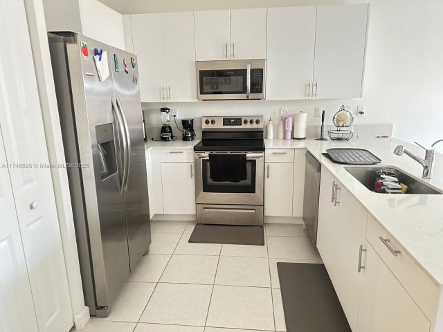 Продажа дома по адресу 23427 SW 127th Pl 23427 - фото 6179222