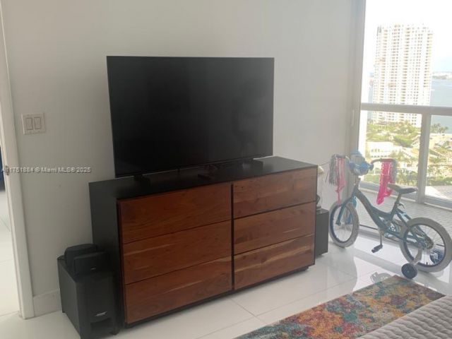 Квартира в аренду номер2405 - фото 5613816