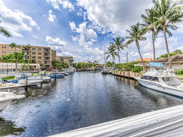 Продажа дома по адресу 3261 Oleander Way - фото 6098296