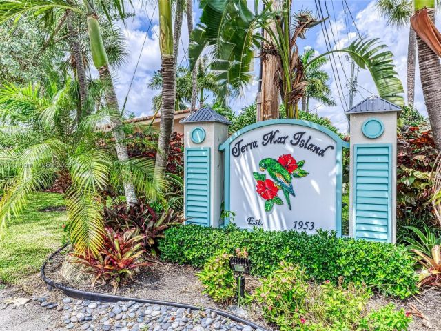 Продажа дома по адресу 3261 Oleander Way - фото 6098303