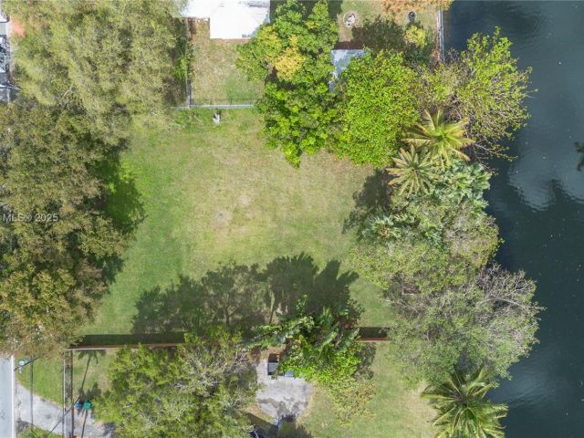 Продажа дома по адресу 11701 W Biscayne Canal Rd - фото 5970702